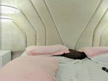 couple
        nickyn_blake cam image #3545860