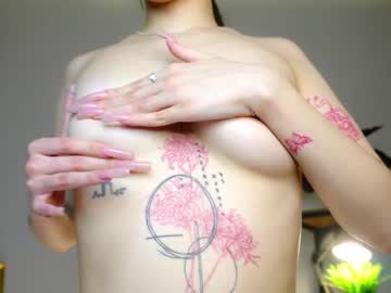 girl
        thisismai cam image #4629302