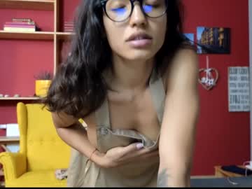 girl
        alice_bane cam image #2460963