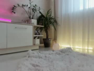 girl
        meryfoxxx cam image #1143046