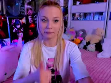 girl Cam Girls Get Busy With Their Dildos With No Shame with cuttie_ponyy