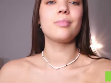 girl
        fannyedger cam image #6915436