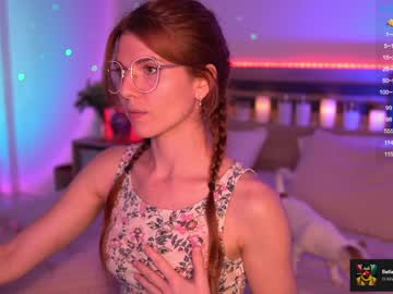 girl
        sweetkira555 cam image #50565