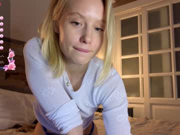girl
        callme_star cam image #4204548