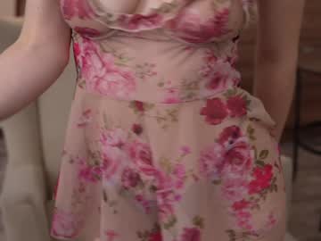 girl
        refined_style cam image #5706662