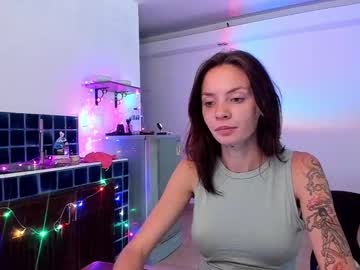 girl
        petite_doll49 cam image #5839838
