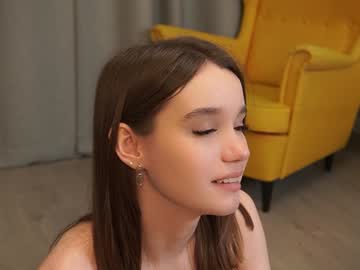 girl
        harrieteasley cam image #5583493