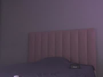 girl
        elena_li cam image #4710352
