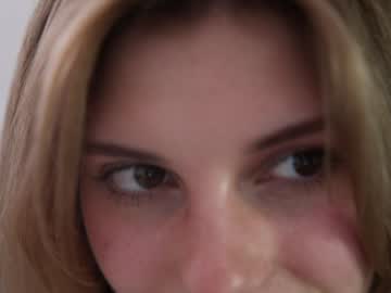 girl
        refined_style cam image #4951011