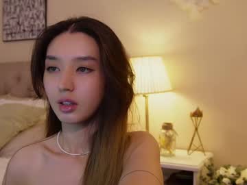 girl
        sarasuo cam image #5196551