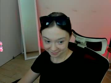 girl
        stasy_clapp cam image #4741332
