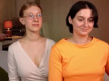 couple
        jitoon_exe cam image #4306166