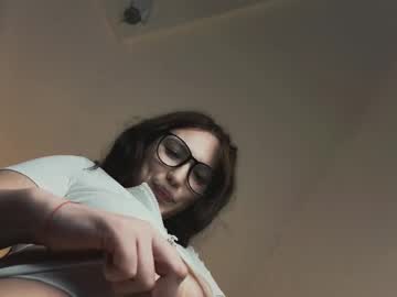 girl
        thelacey cam image #6560994