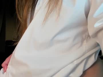 girl
        coy_amina_ cam image #281941