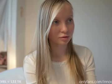 girl
        pureangeldolores cam image #2681379
