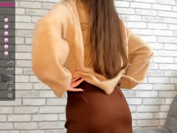 girl
        carolynjacquelins cam image #291246
