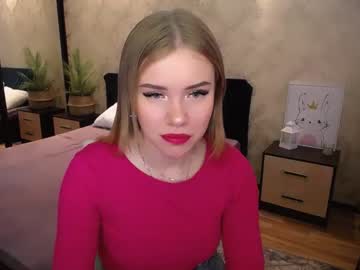 girl
        yourfullmoon cam image #1810195