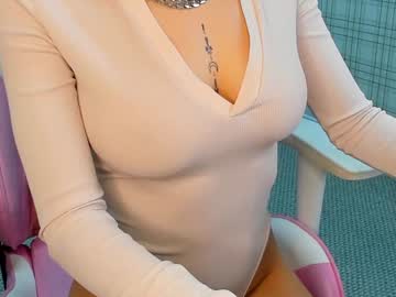 girl
        angel_sapphire_ cam image #4914622