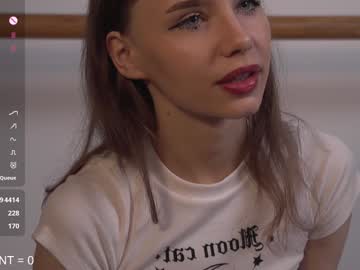 girl
        elation_evy cam image #5601944
