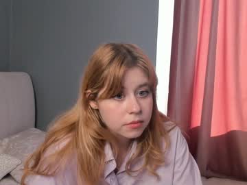 girl
        elwynaedman cam image #4060656