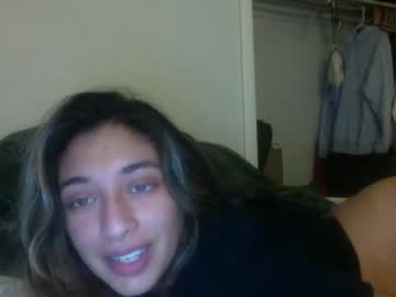 girl
        kristy_barrios cam image #1832249