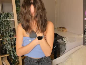 girl
        rush_of_feelings cam image #2863121