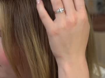 girl
        refined_style cam image #5074005