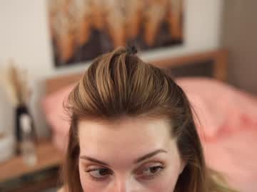 girl
        refined_style cam image #5045237