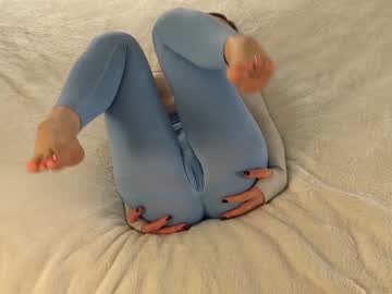 girl
        blondehottiek cam image #2847610