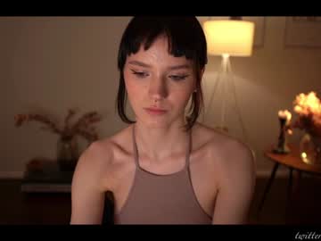 girl
        luna_ai cam image #1584391