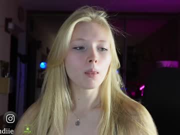 girl
        bestblondiiecb cam image #2834268