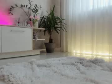 girl
        meryfoxxx cam image #1035384