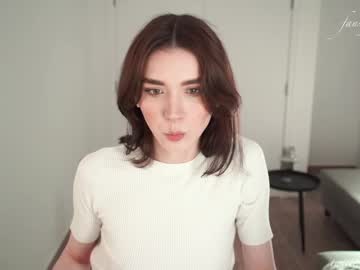 girl
        luna_ai cam image #6742951