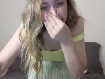 girl
        your_lily419015 cam image #1906528
