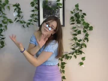 girl
        teresabriggs cam image #2658540