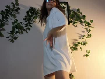 girl
        teresabriggs cam image #2357408