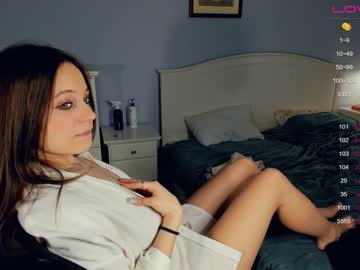 girl
        lovelikedreams cam image #1639453