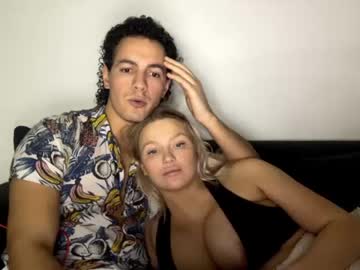 couple
        chulo33333 cam image #3228264