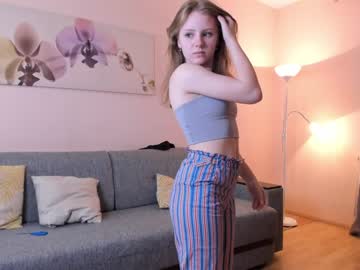 girl
        ellenmartins cam image #1218725
