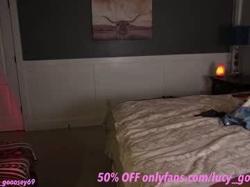 girl
        lucy_gooosey cam image #3489699