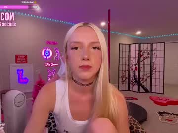 girl
        riababe cam image #6759977