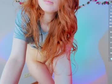 girl
        deva_green cam image #888953