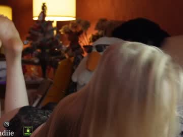 girl
        bestblondiiecb cam image #3078769