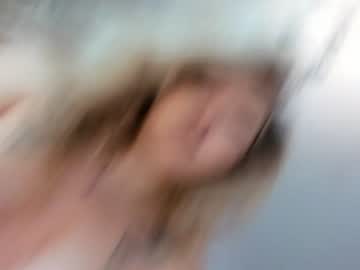 girl
        playwithkatty cam image #3613676