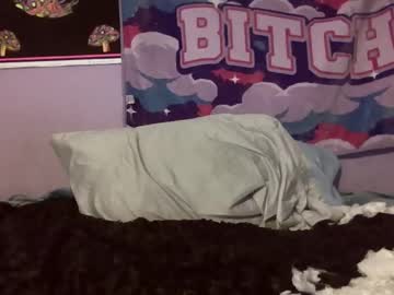 girl Cam Girls Get Busy With Their Dildos With No Shame with mandyxmay
