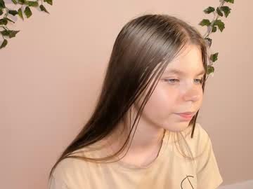 girl
        janicereeves cam image #2352937