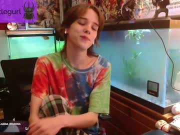 girl
        beetlegurl cam image #2886143