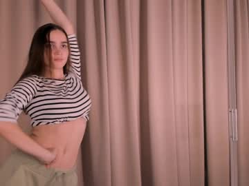 girl
        dominogoulder cam image #5570892