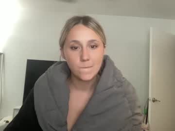 couple
        hotandhornyhannah cam image #4608579