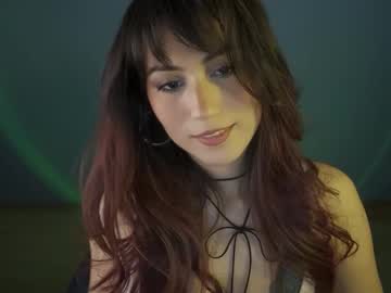girl
        greeny_mat cam image #6878887